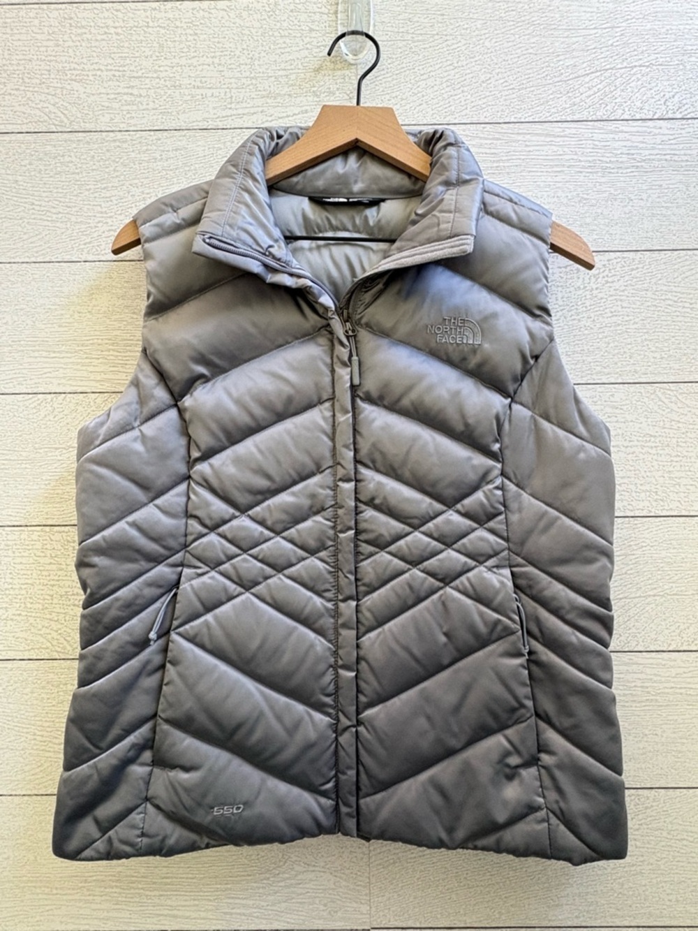 The North Face 550 Goose Down Puffer Vest Silver Gray Women’s Medium